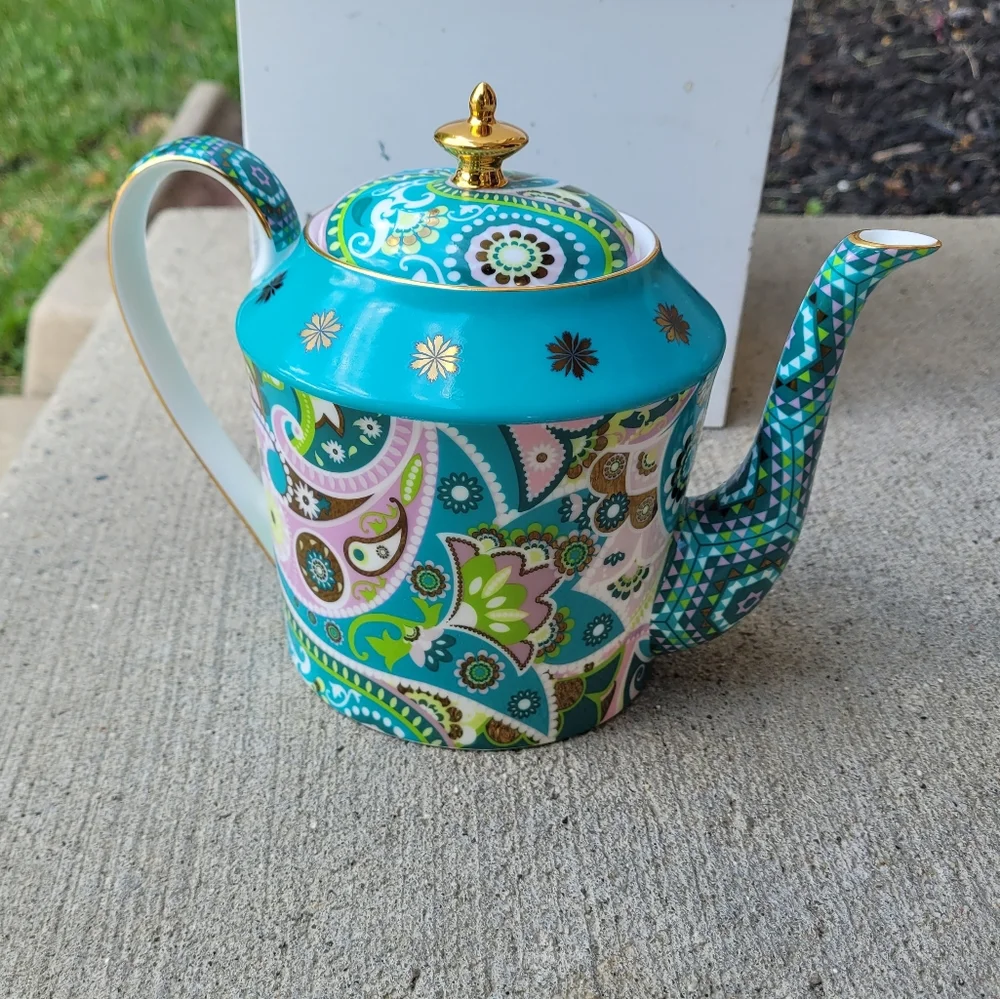 T2 Tea teapot NWT - Picture 1 of 7